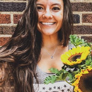 Meet your Posher, Caitlin